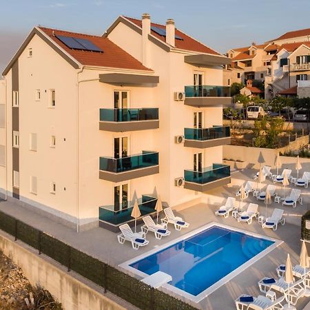 Apartments Blueview Postira Exterior foto