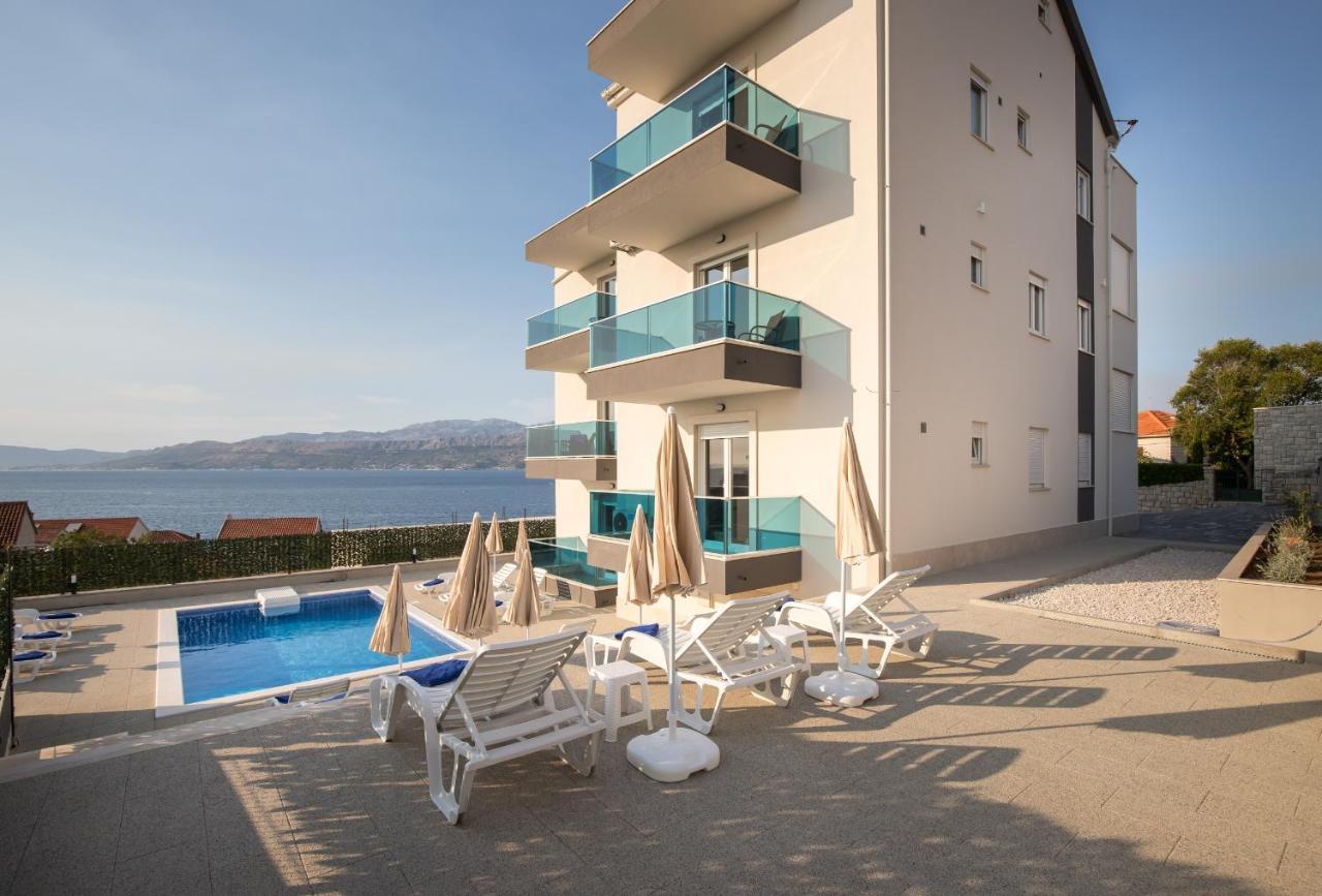 Apartments Blueview Postira Exterior foto