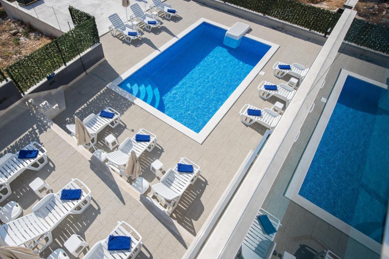 Apartments Blueview Postira Exterior foto