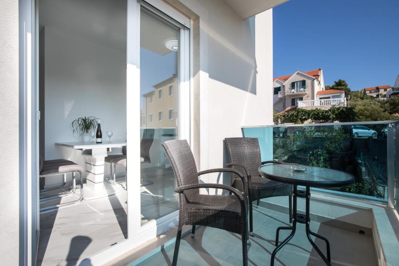 Apartments Blueview Postira Exterior foto