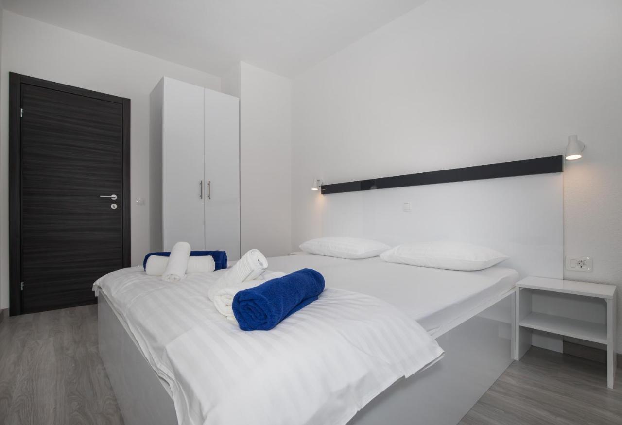 Apartments Blueview Postira Exterior foto