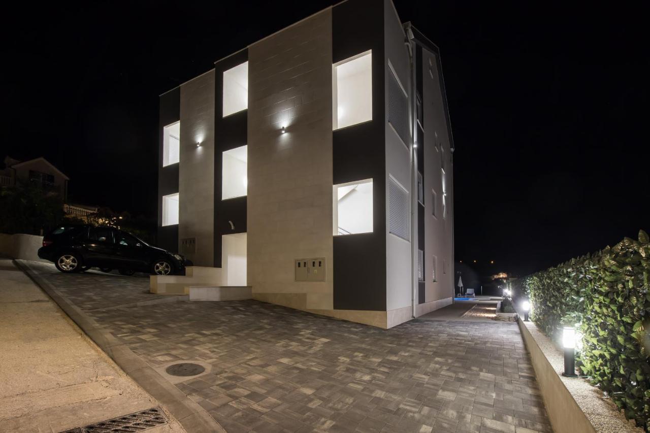 Apartments Blueview Postira Exterior foto